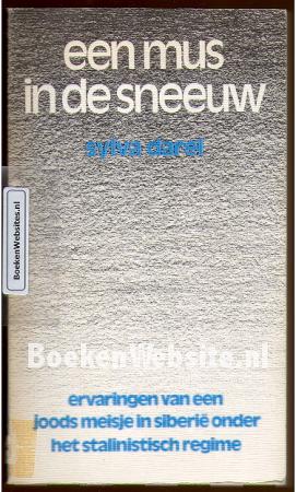 Een mus in de sneeuw