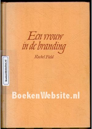 Een vrouw in de branding