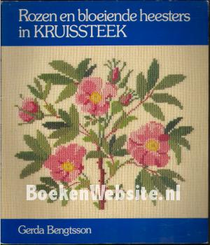 Rozen en bloeiende heesters in kruissteek