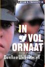 In vol ornaat